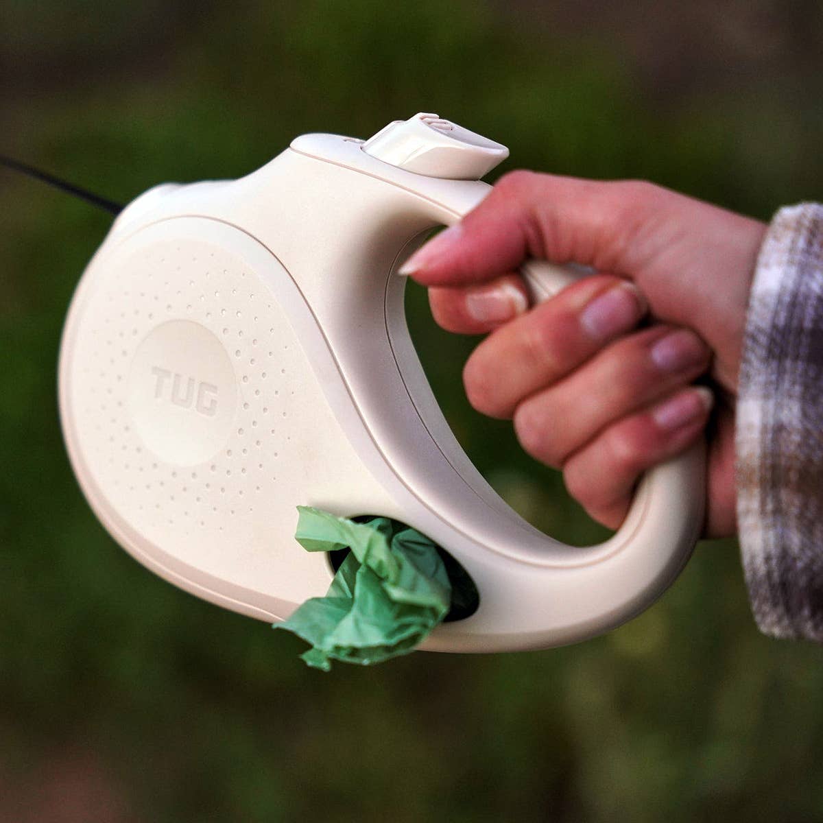 TUG Retractable Dog Leash with Integrated Dispenser